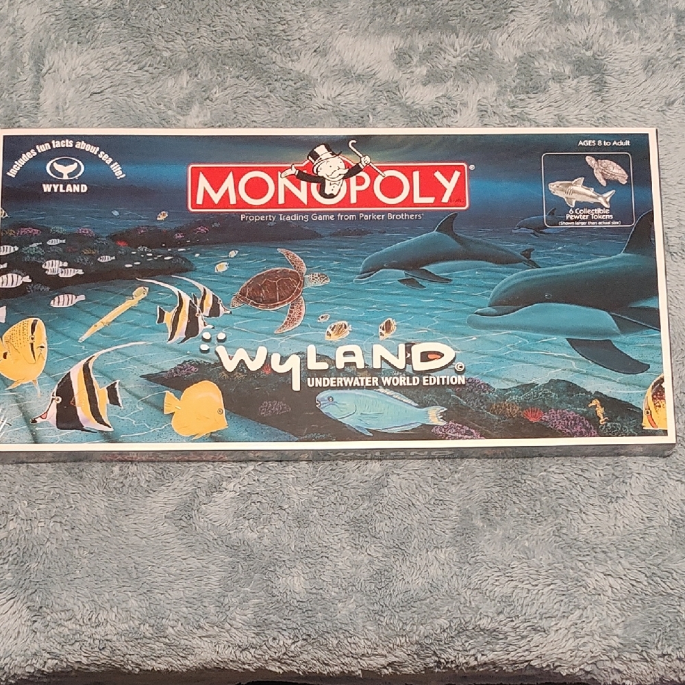 Hasbro Monopoly Wyland Underwater World Edition - Blue and Red
